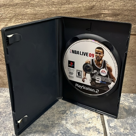 5 for $40 - NBA Live 09 for PlayStation 2 - Picture 2 of 4
